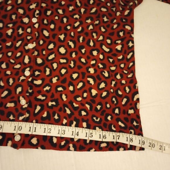 Old navy leopard print button down sweater - Picture 5 of 6